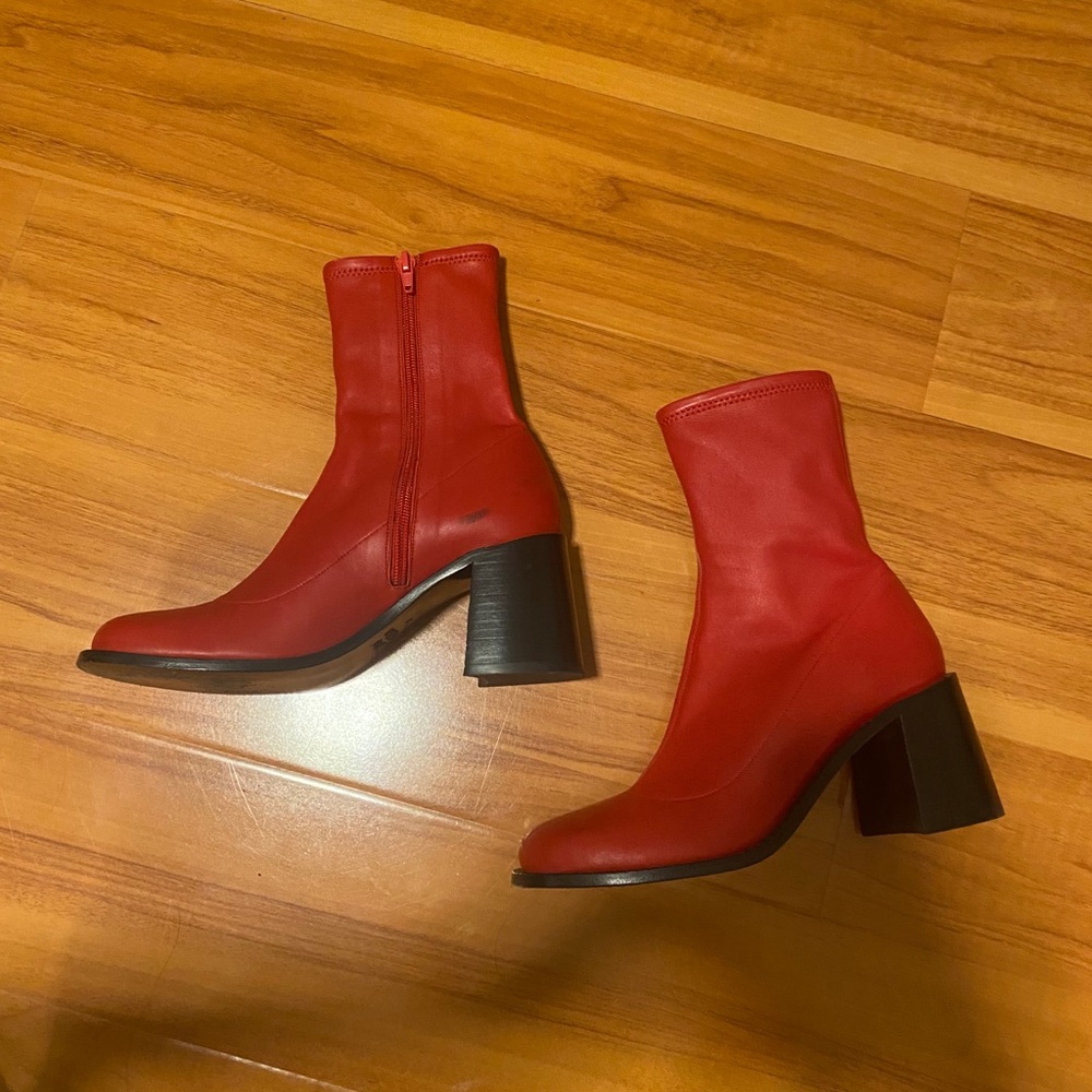 SIMON MILLER RED STRETCH BOOTS